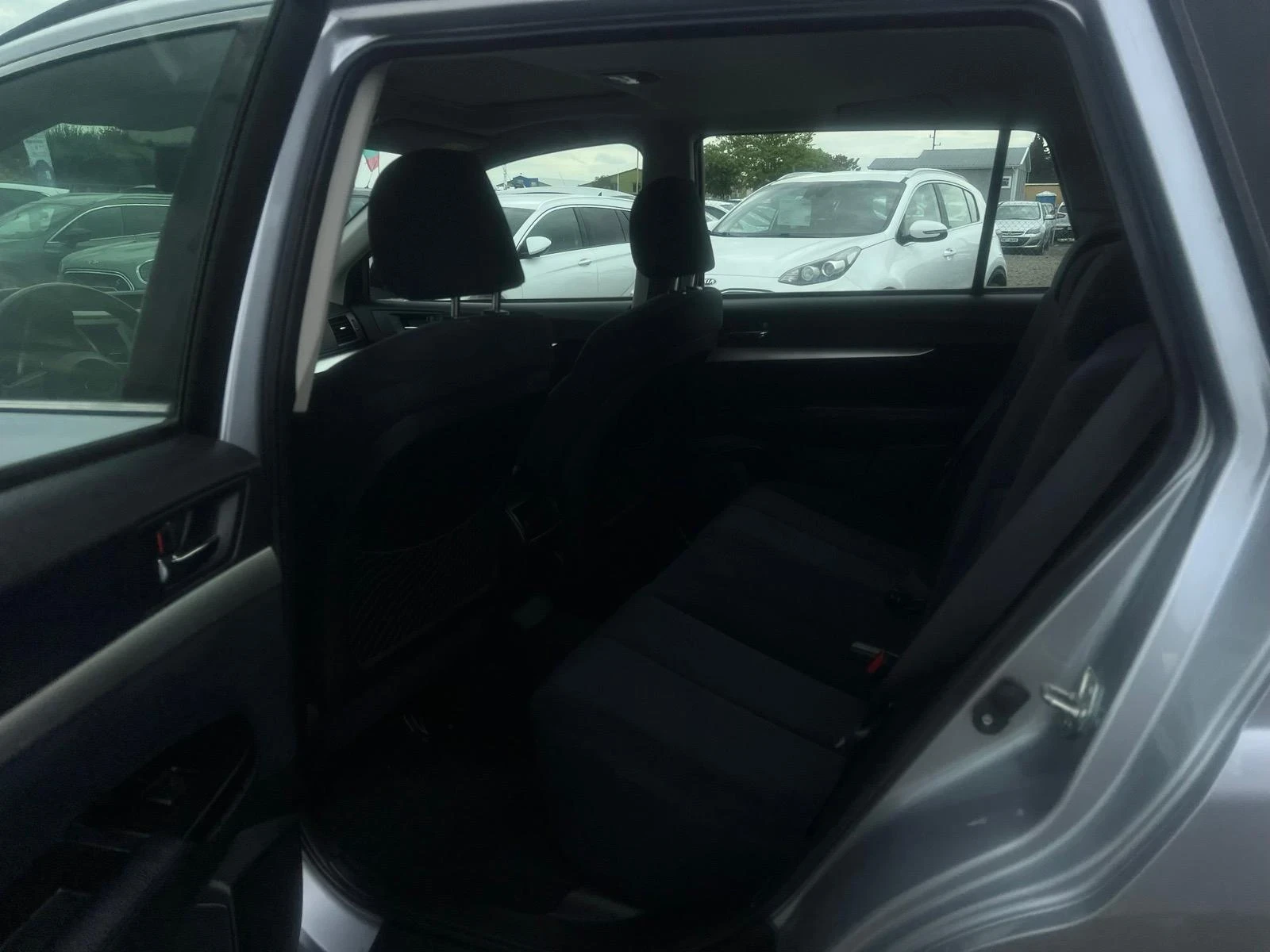 Subaru Outback, снимка 16 - Автомобили и джипове - 55422349
