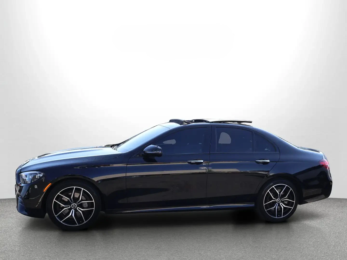 Mercedes-Benz E 450 * Фиксирана цена до България * Без инциденти * , снимка 4 - Автомобили и джипове - 55484303