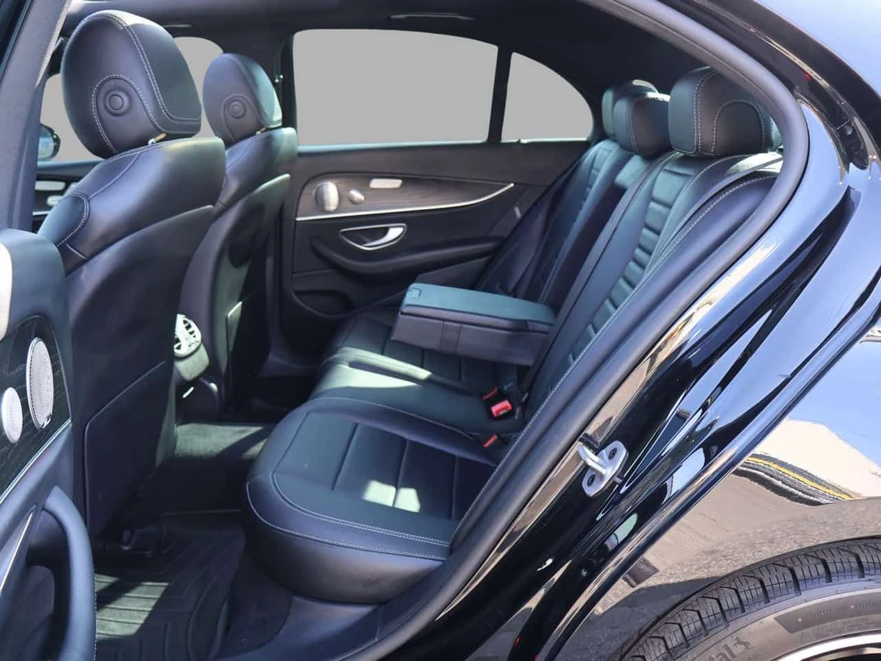 Mercedes-Benz E 450 * Фиксирана цена до България * Без инциденти * , снимка 13 - Автомобили и джипове - 55484303