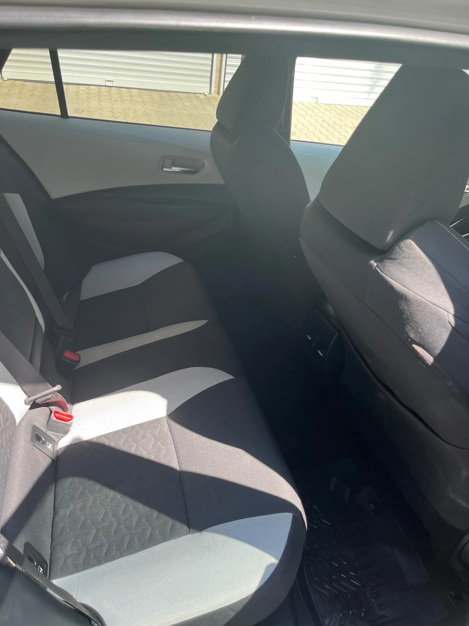 Toyota Corolla 1.8, снимка 12 - Автомобили и джипове - 55930974
