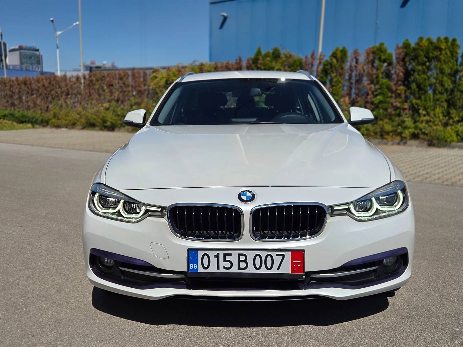 BMW 318 Sport* B47* Бяла перла* УНИКАТ, снимка 2 - Автомобили и джипове - 55991122