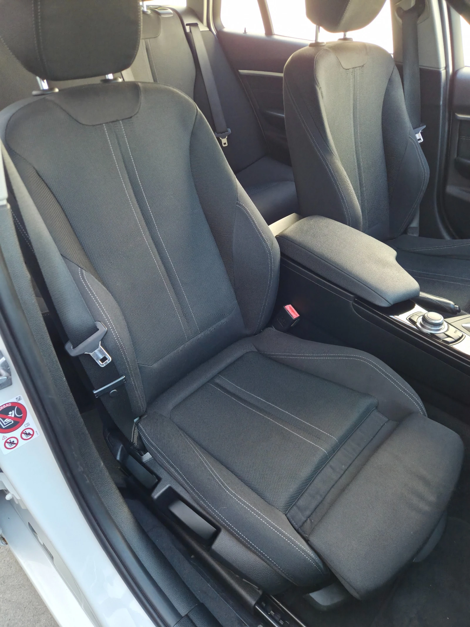 BMW 318 Sport* B47* Бяла перла* УНИКАТ, снимка 13 - Автомобили и джипове - 55991122