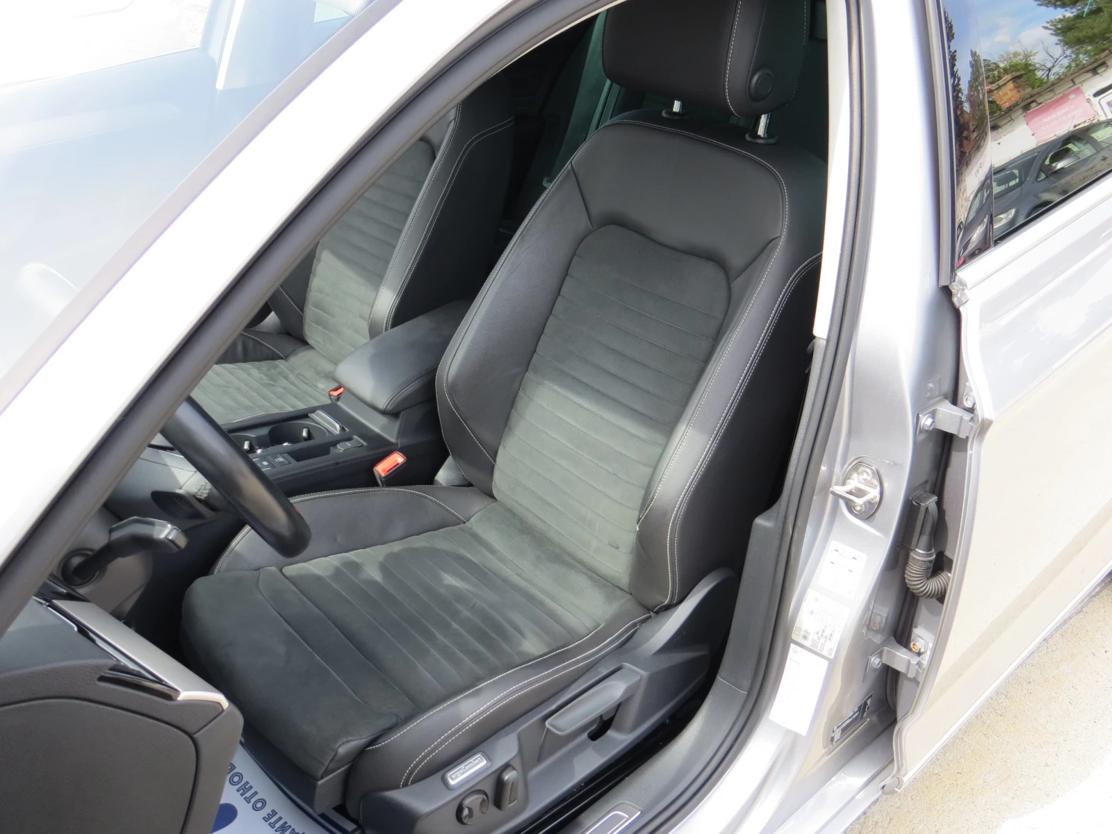 VW Passat 2.0TD-SCR-EVO-EXECUTIVE-DIGITAL COCKPIT, снимка 9 - Автомобили и джипове - 56090638