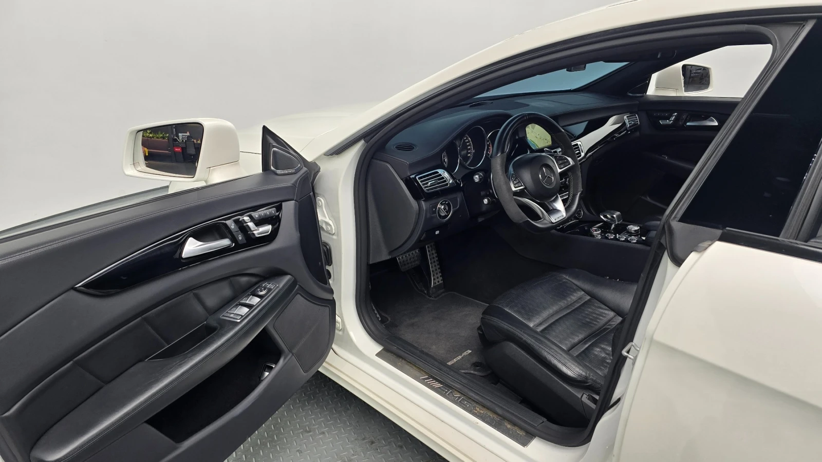 Mercedes-Benz CLS 63 AMG 4Matic, снимка 10 - Автомобили и джипове - 56221750