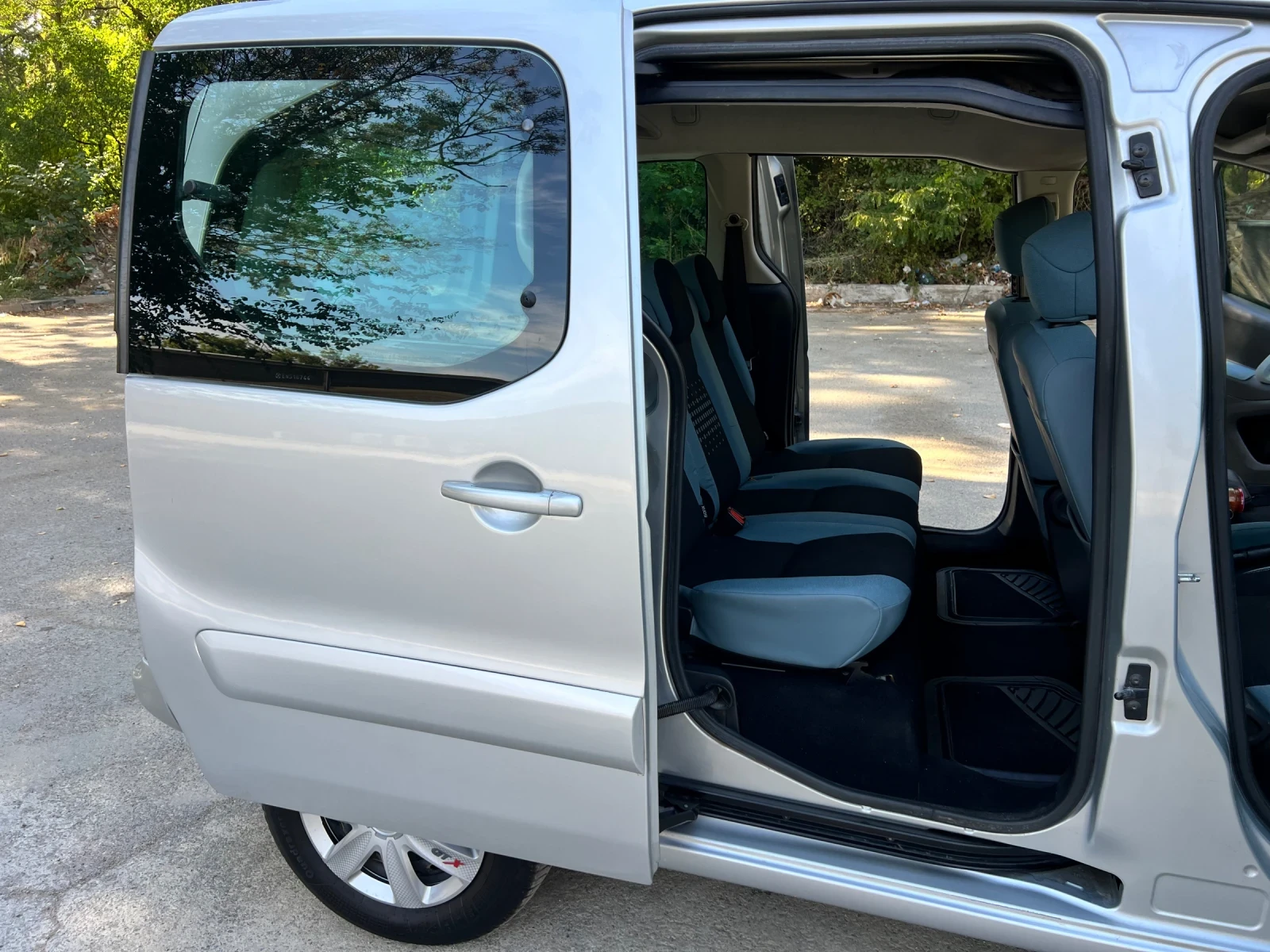 Citroen Berlingo Напълно обслужен, снимка 11 - Автомобили и джипове - 56377191