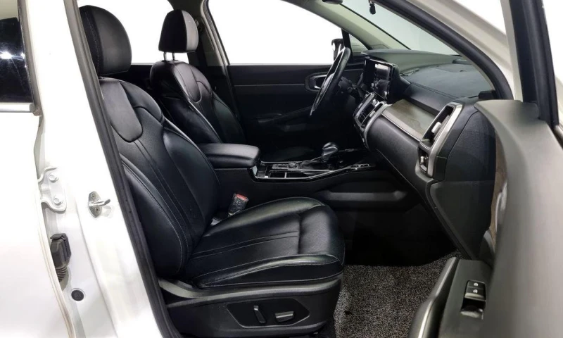Kia Sorento Diesel 2.2 2WD * НАЙ-ДОБРА ЦЕНА В БЪЛГАРИЯ* , снимка 11 - Автомобили и джипове - 51966237