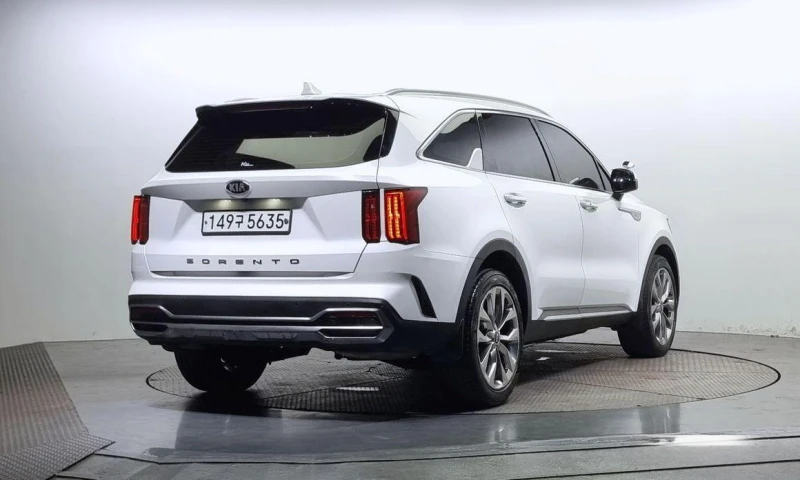 Kia Sorento Diesel 2.2 2WD * НАЙ-ДОБРА ЦЕНА В БЪЛГАРИЯ* , снимка 2 - Автомобили и джипове - 51966237