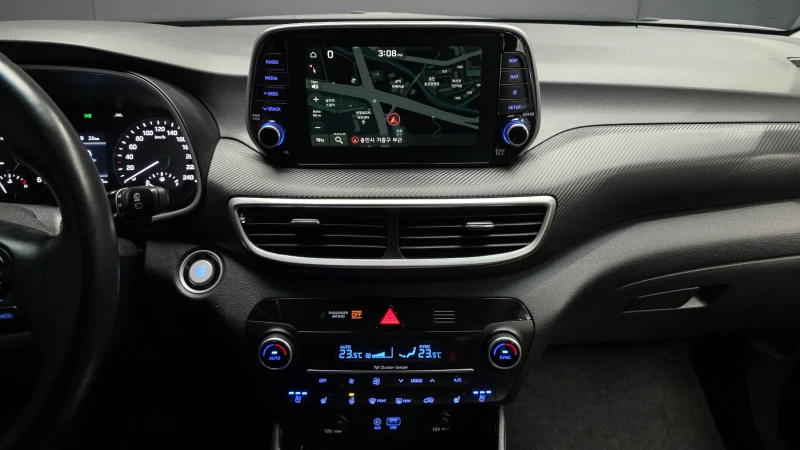 Hyundai Tucson 2.0 CRDI / АВТОМАТИК / СЕРВИЗНА ИСТОРИЯ !!!, снимка 12 - Автомобили и джипове - 53064777