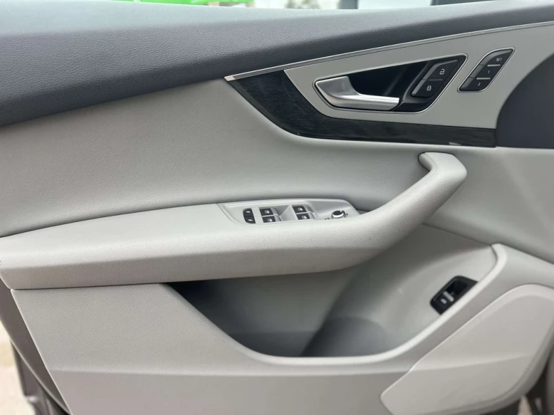 Audi Q7 * quattro Premium * CARFAX * БЕЗ ПЪРВОНАЧАЛНА ВНОС, снимка 9 - Автомобили и джипове - 53091104