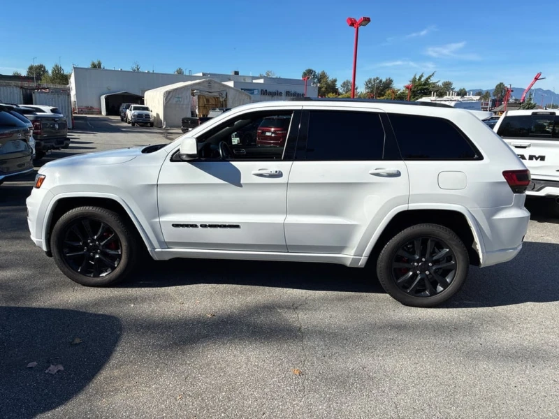 Jeep Grand cherokee 2020 Altitude * CARFAX * БЕЗ ПЪРВОНАЧАЛНА ВНОСКА, снимка 3 - Автомобили и джипове - 53137164