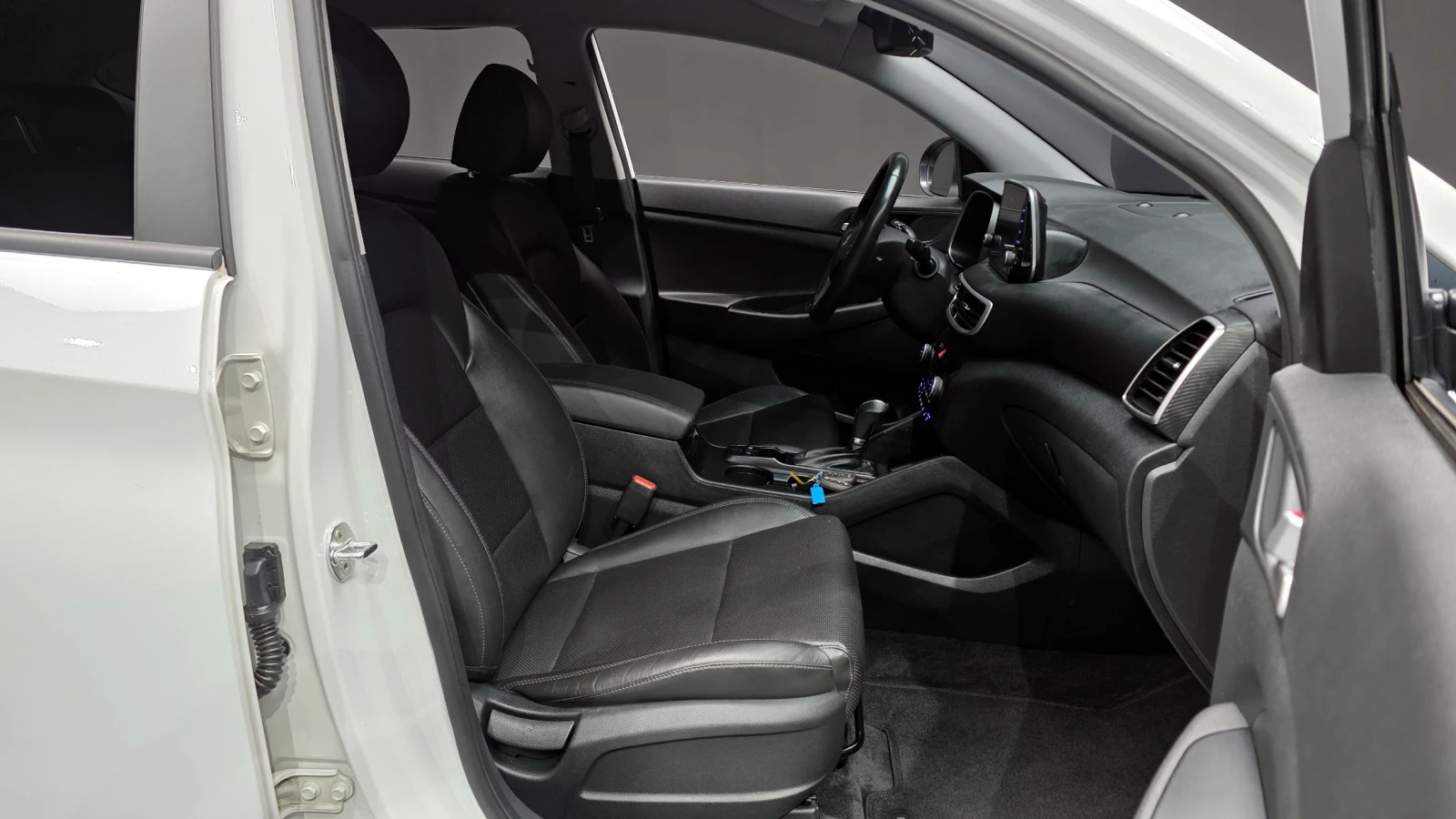 Hyundai Tucson 2.0 CRDI / АВТОМАТИК / СЕРВИЗНА ИСТОРИЯ !!! - изображение 7