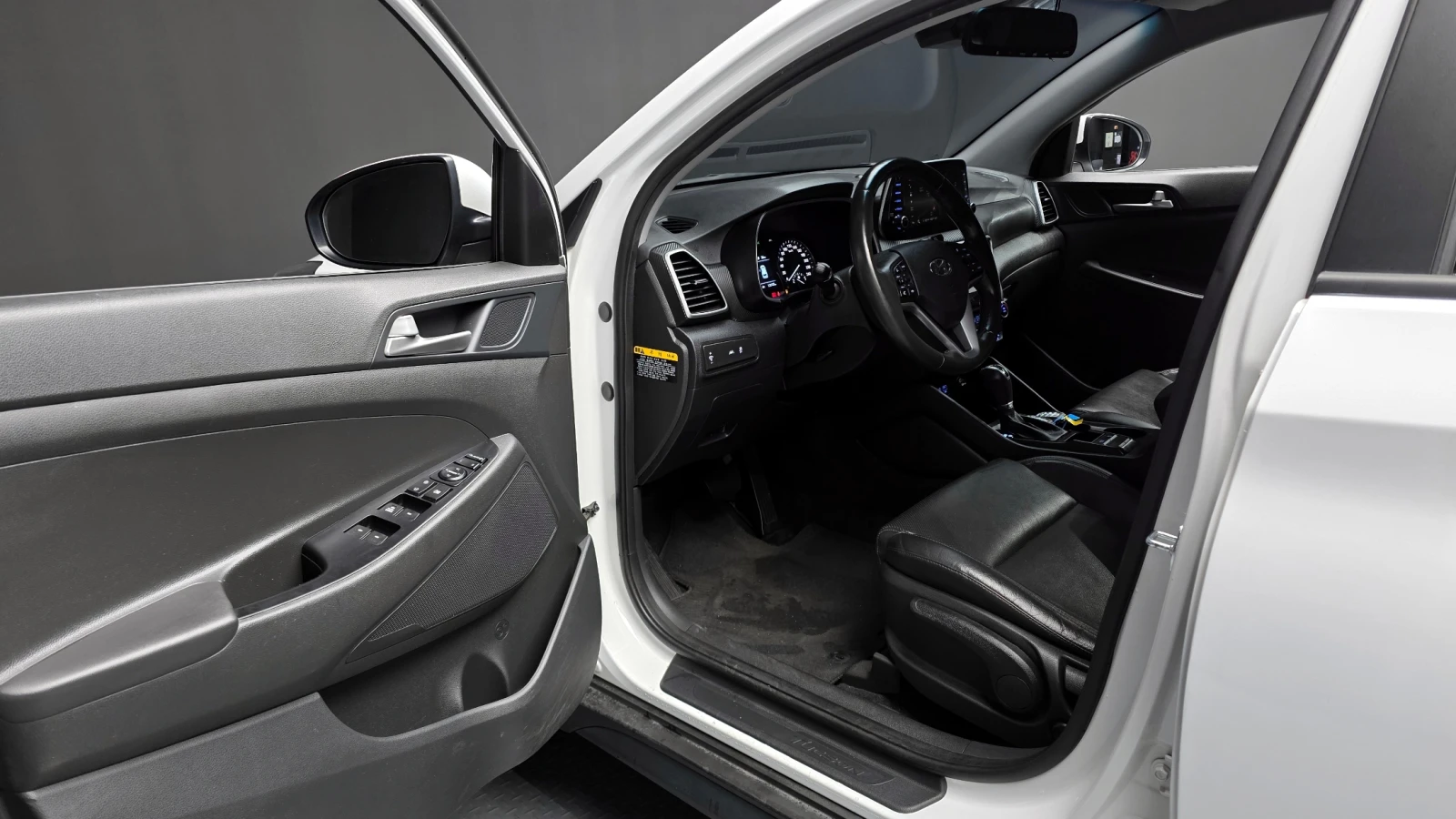 Hyundai Tucson 2.0 CRDI / АВТОМАТИК / СЕРВИЗНА ИСТОРИЯ !!! - изображение 5