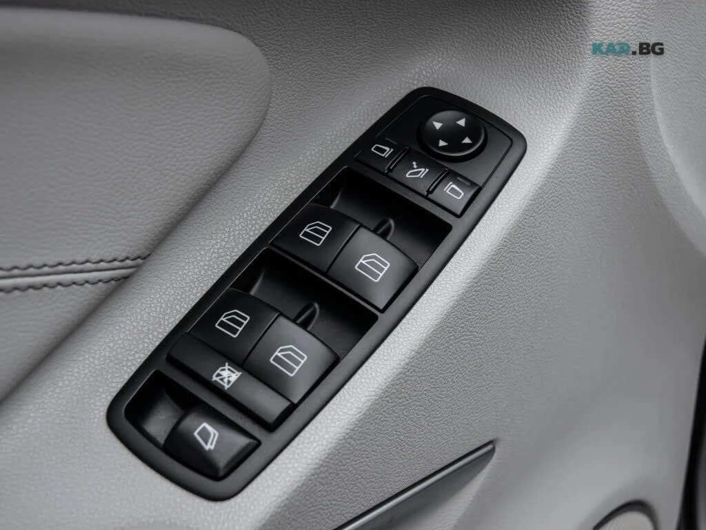 Mercedes-Benz GL 350 4MATIC* BLUETEC* ПОДГРЕВ* КEYLESS* SUNROOF* , снимка 12 - Автомобили и джипове - 54679447