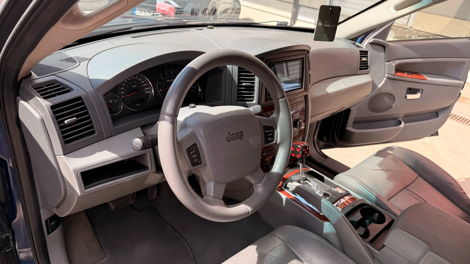 Jeep Grand cherokee, снимка 8 - Автомобили и джипове - 54721653