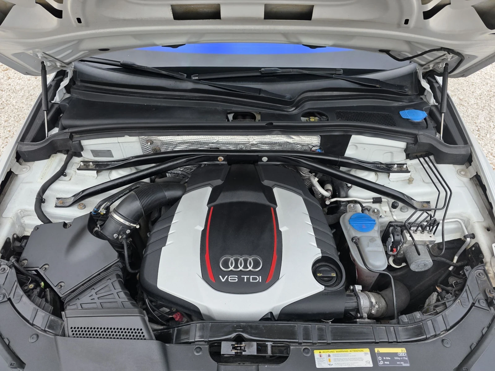 Audi Q5 FULL SERVICE IN AUDI Panorama BANG&OLUFSEN Keyless, снимка 12 - Автомобили и джипове - 54887722