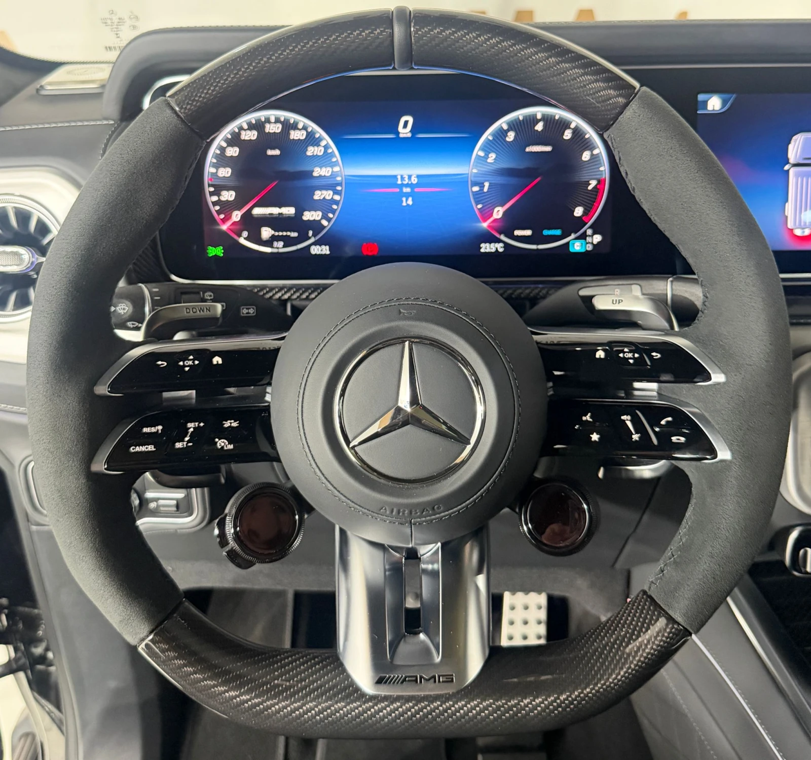 Mercedes-Benz G 63 AMG MY 2026* A22* Carbon* Night II* Exclusive, снимка 13 - Автомобили и джипове - 54940257