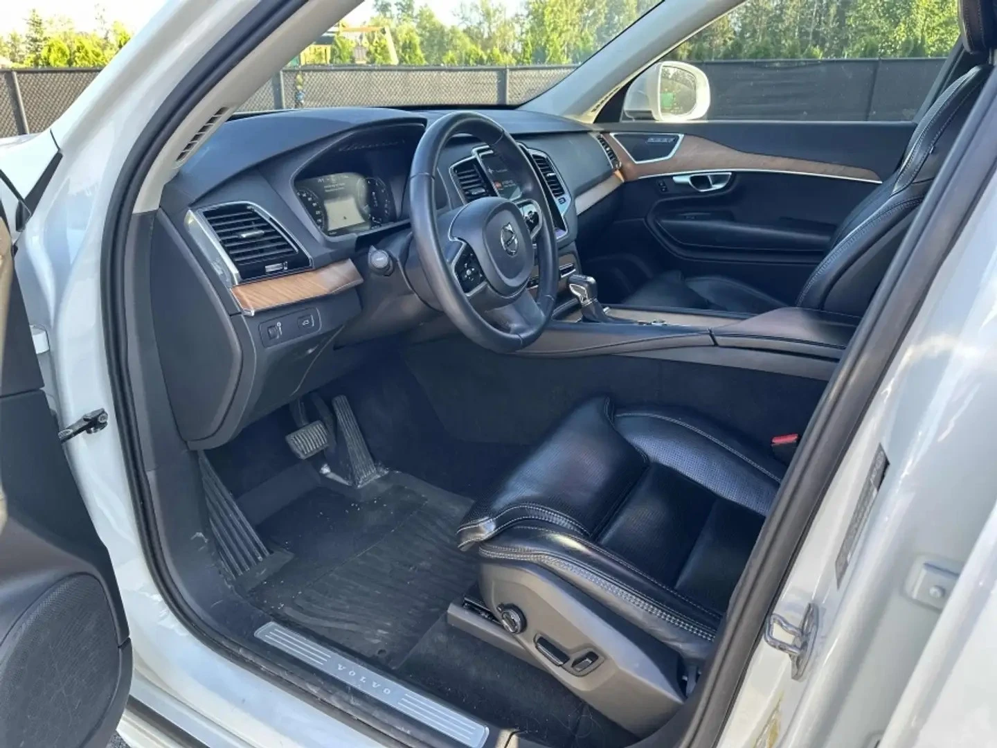 Volvo Xc90 T6 INSCRIPTION/360 VIEW/LANE ASSIST/KEYLESS/B&O, снимка 9 - Автомобили и джипове - 55235298