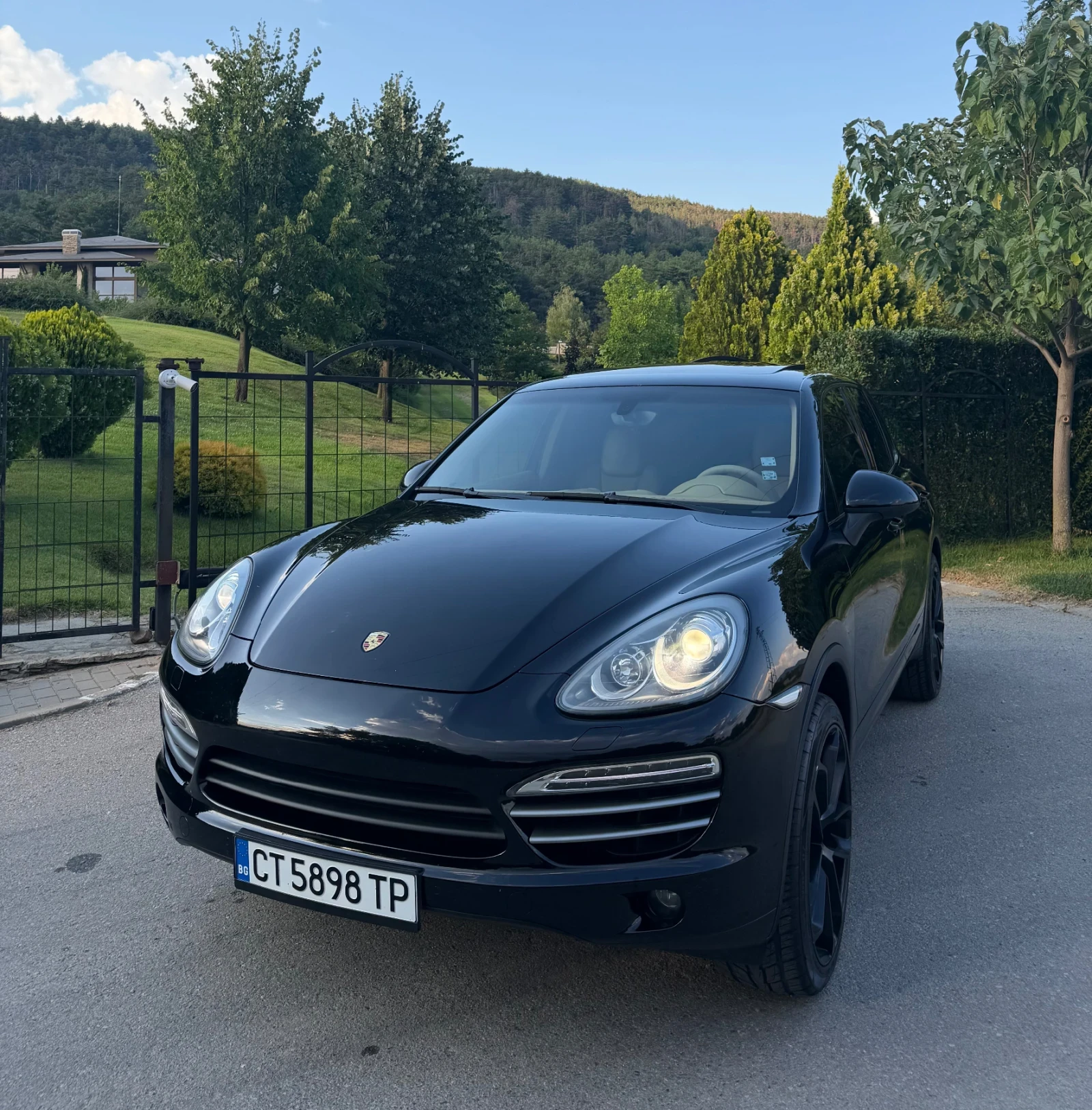 Porsche Cayenne 3.0* ОБСЛУЖЕН* , снимка 2 - Автомобили и джипове - 55565019