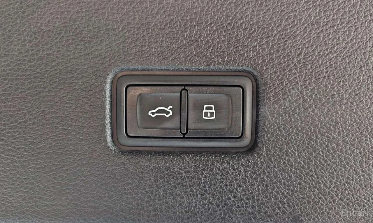 Audi Q8 50 TDI Premium| S-LINE| B&O| ОБДУХ| PANO| HUD| 360, снимка 16 - Автомобили и джипове - 55625031