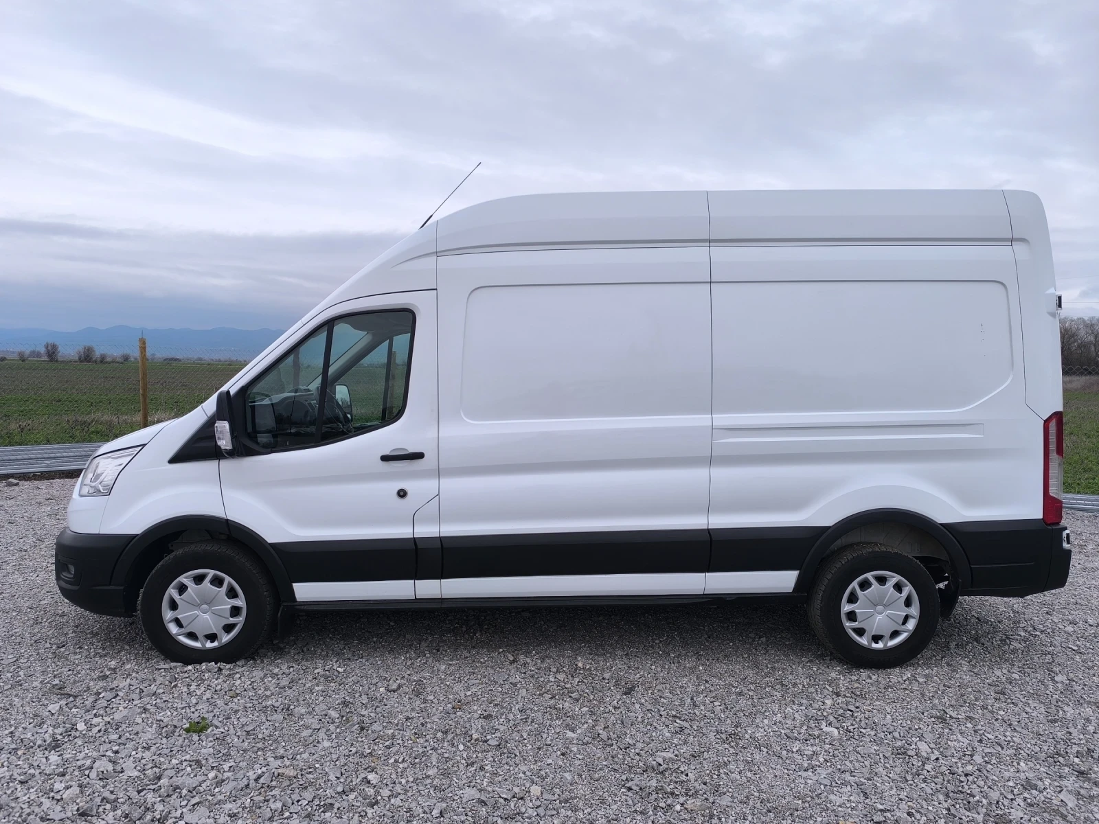 Ford Transit Ecoblue новия модел, новото табло евро 6, L3 H3, снимка 3 - Бусове и автобуси - 54682241