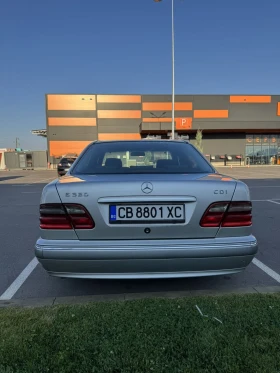 Mercedes-Benz E 320 Седан, снимка 6