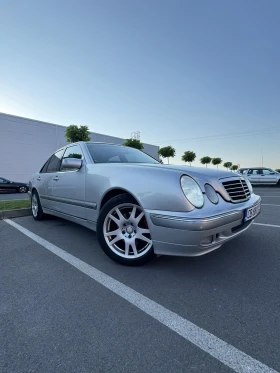 Mercedes-Benz E 320 Седан, снимка 3