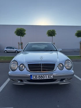 Mercedes-Benz E 320 Седан, снимка 1