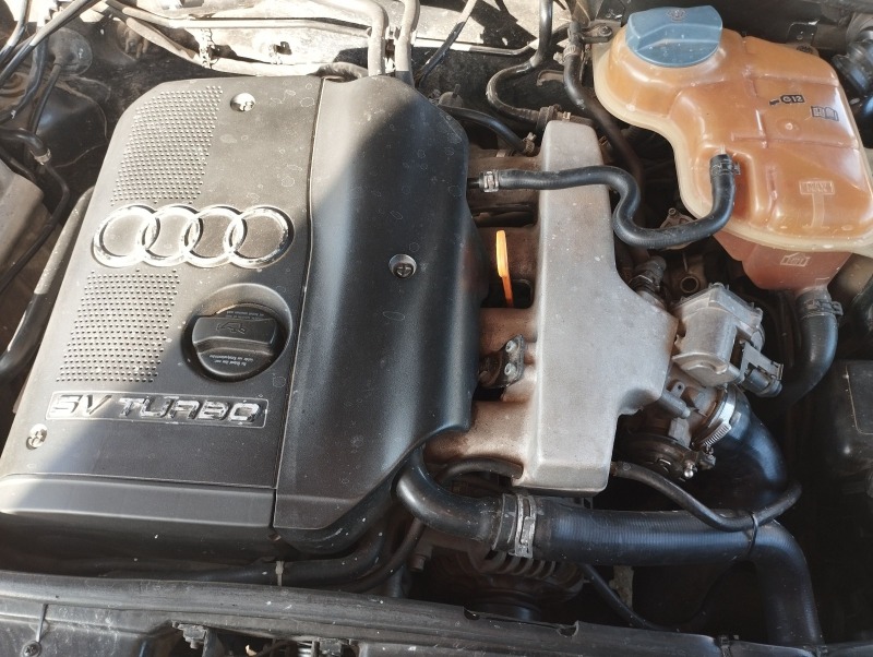 Audi A4 1.8Т, снимка 9 - Автомобили и джипове - 45136161