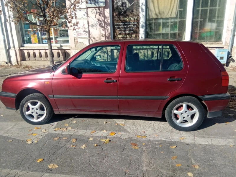 VW Golf, снимка 4 - Автомобили и джипове - 47958055