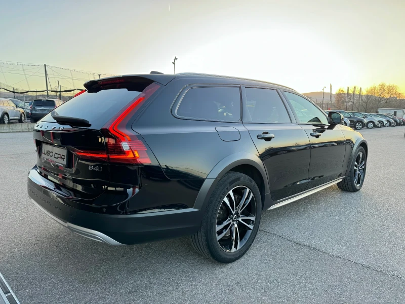 Volvo V90 Cross Country 2.0D-HYBRID-FACELIFT-4X4-BLIND SPOT-DISTRONIC-TOP, снимка 5 - Автомобили и джипове - 48126934