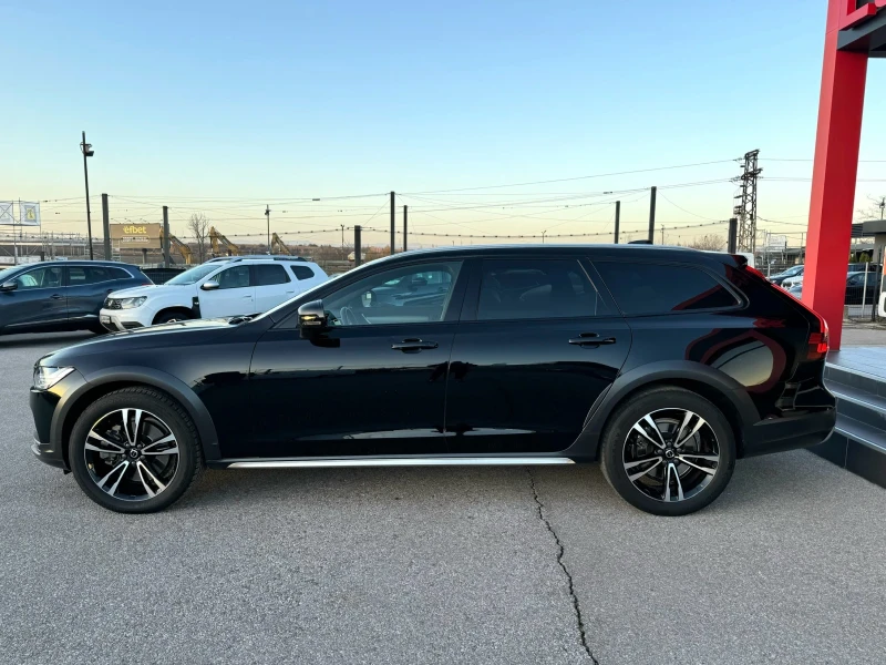 Volvo V90 Cross Country 2.0D-HYBRID-FACELIFT-4X4-BLIND SPOT-DISTRONIC-TOP, снимка 3 - Автомобили и джипове - 48126934