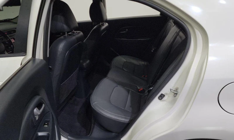 Kia Pride 5DR 1.4 MPI Trendy * НАЙ-ДОБРА ЦЕНА В БЪЛГАРИЯ* , снимка 11 - Автомобили и джипове - 52111530