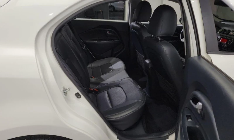 Kia Pride 5DR 1.4 MPI Trendy * НАЙ-ДОБРА ЦЕНА В БЪЛГАРИЯ* , снимка 12 - Автомобили и джипове - 52111530