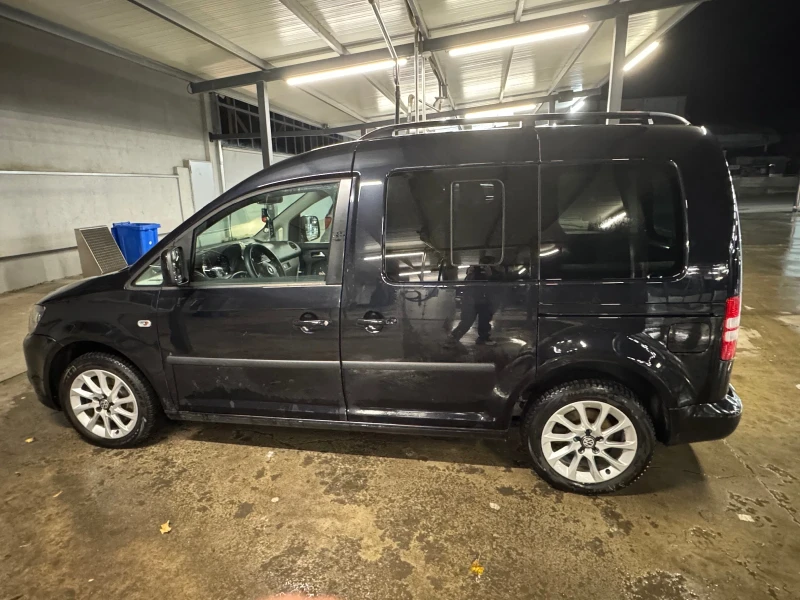 VW Caddy, снимка 8 - Автомобили и джипове - 52301193