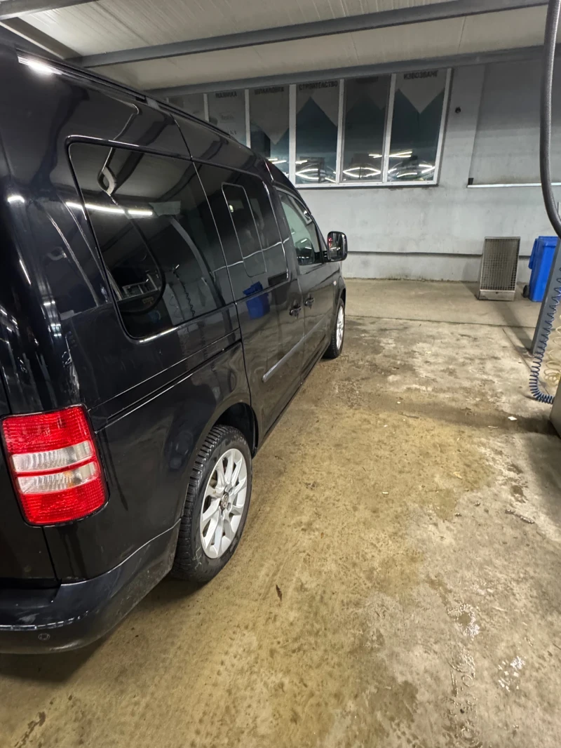 VW Caddy, снимка 9 - Автомобили и джипове - 52301193