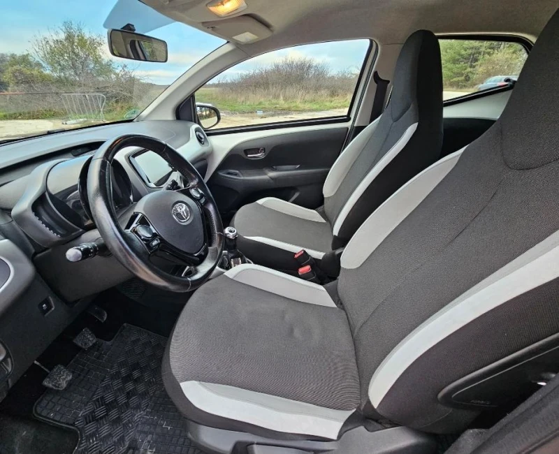 Toyota Aygo Перфектна, Лична Кола, снимка 9 - Автомобили и джипове - 52730244