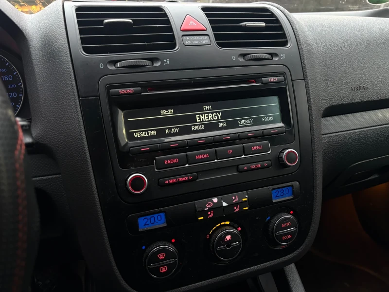 VW Golf, снимка 8 - Автомобили и джипове - 52991909