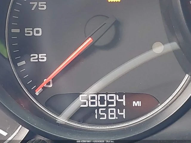 Porsche Panamera 4/ЗАКУПИ ОТ 255 евро на ден, снимка 16 - Автомобили и джипове - 53269180