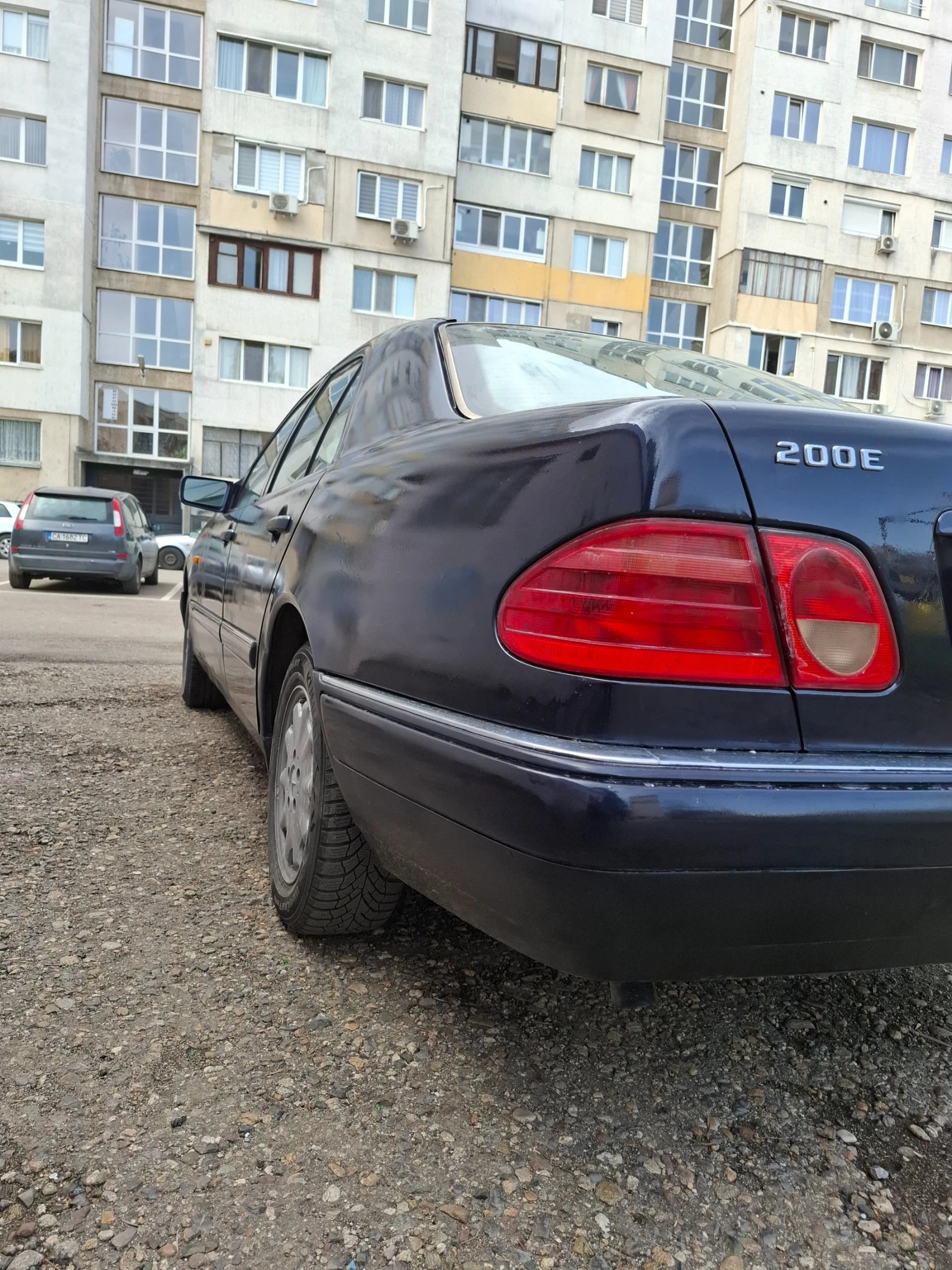 Mercedes-Benz E 200  - изображение 5