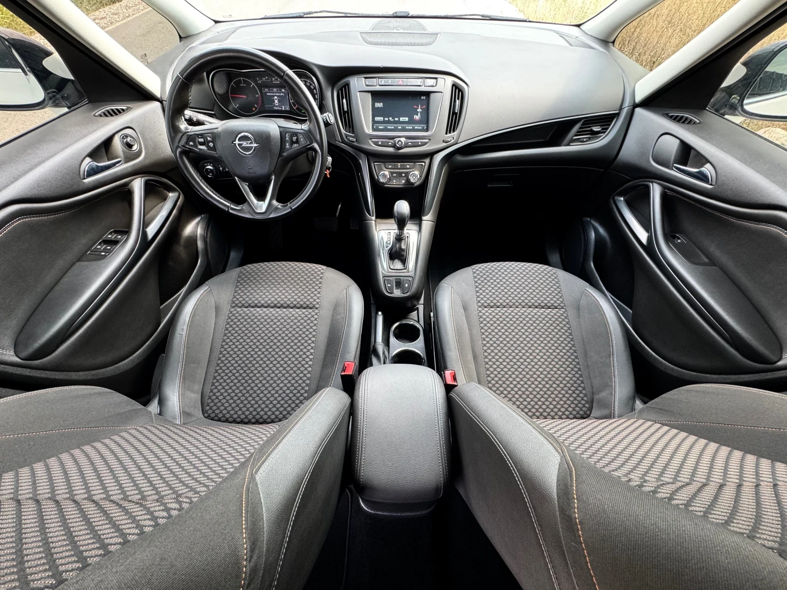 Opel Zafira Tourer 2.0 CDTi / AVTOMAT / COSMO / KOJA / NAVI - изображение 9