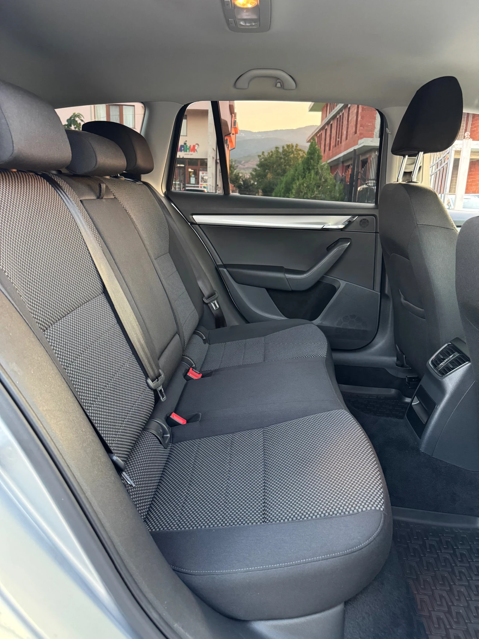 Skoda Octavia 1.6 tdi - изображение 10