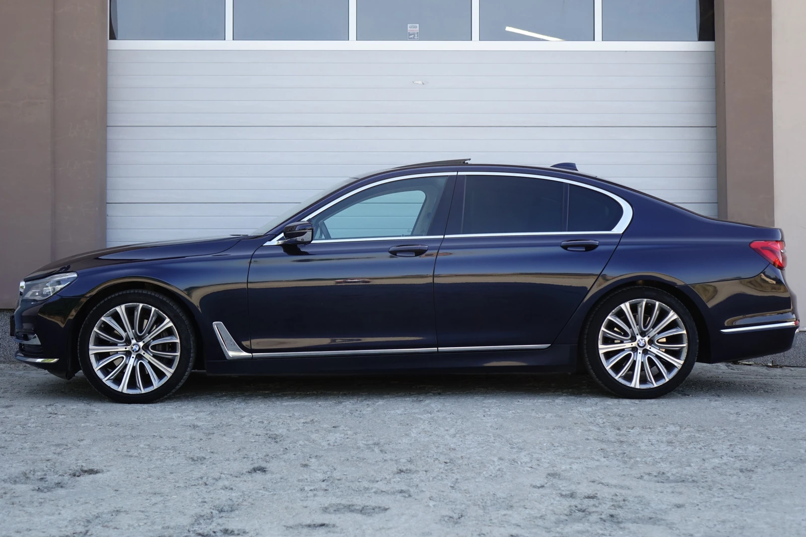 BMW 740  xDRIVE* LASER LIGHTS* TV* BOWER&WILLKINS*  - изображение 3