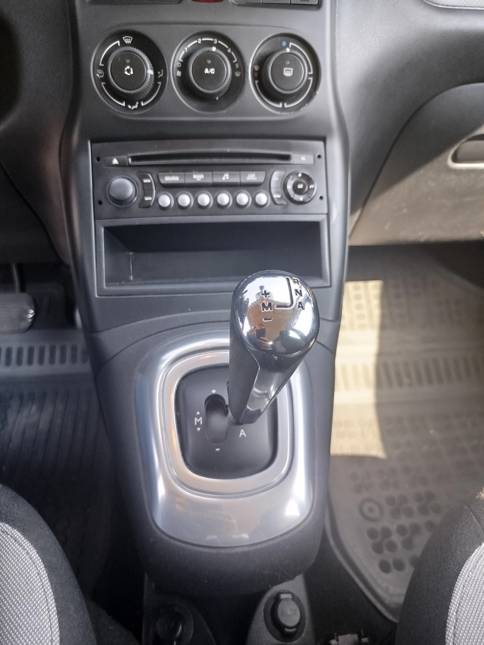Citroen C3 Picasso 1.6 еHDI Автомат. - изображение 10
