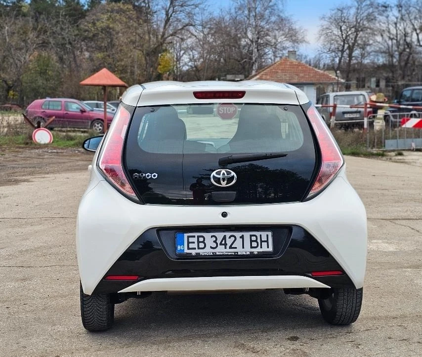 Toyota Aygo Перфектна, Лична Кола - изображение 4