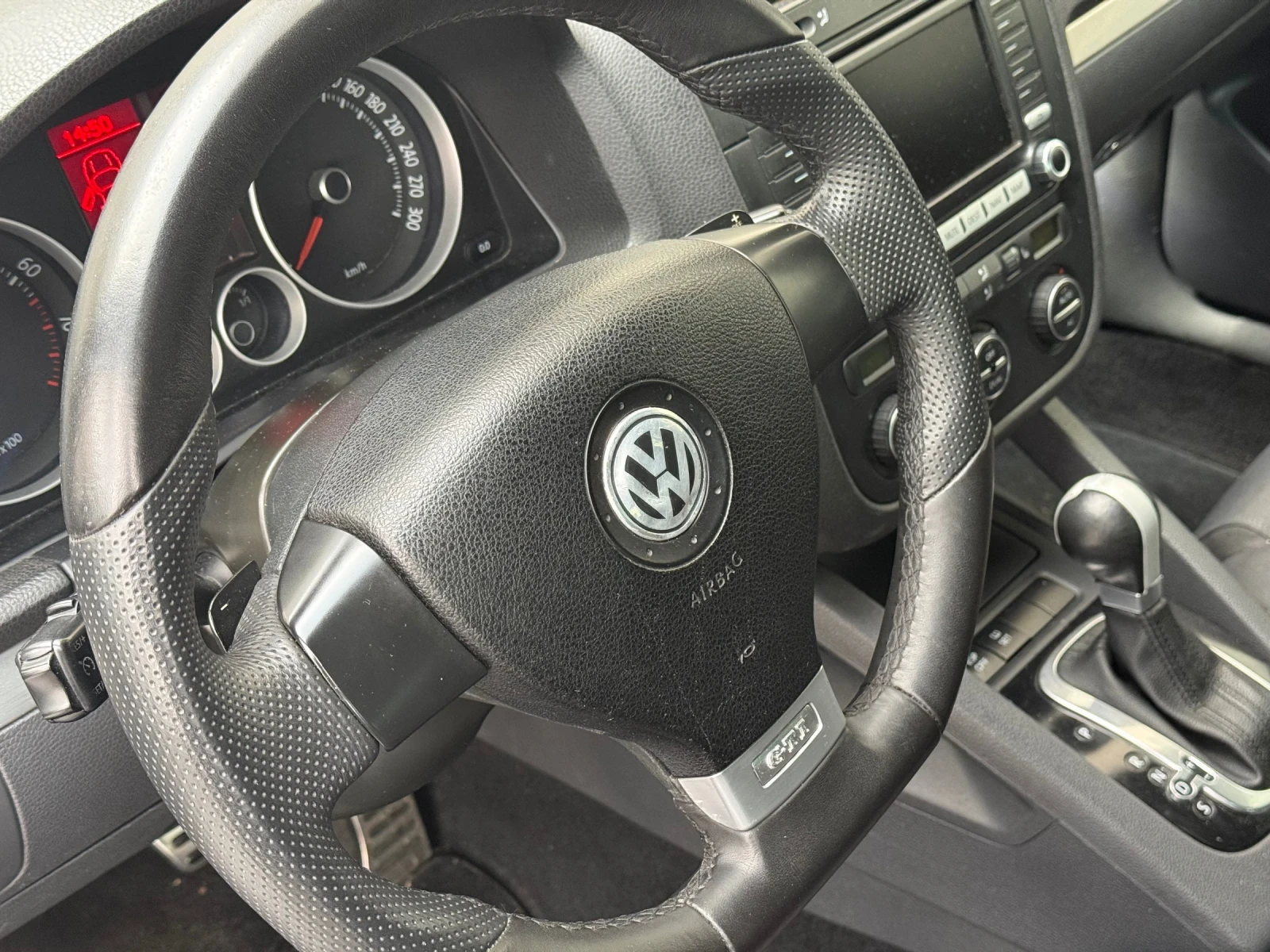 VW Golf GTI 200+ DSG, снимка 13 - Автомобили и джипове - 53385540