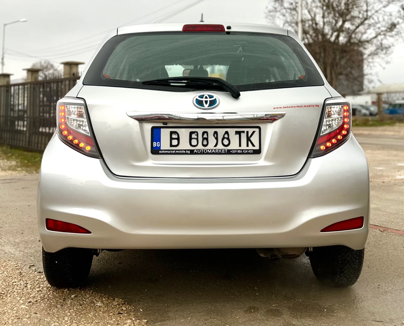 Toyota Yaris 1.5 HYBRID 99HP AUTOMATIC NAVI  - изображение 7