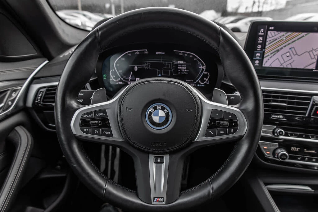 BMW 530E I * M-Package* * HeadUp* AвтоКредит* (ЦЕНА ДО БГ), снимка 10 - Автомобили и джипове - 53894318