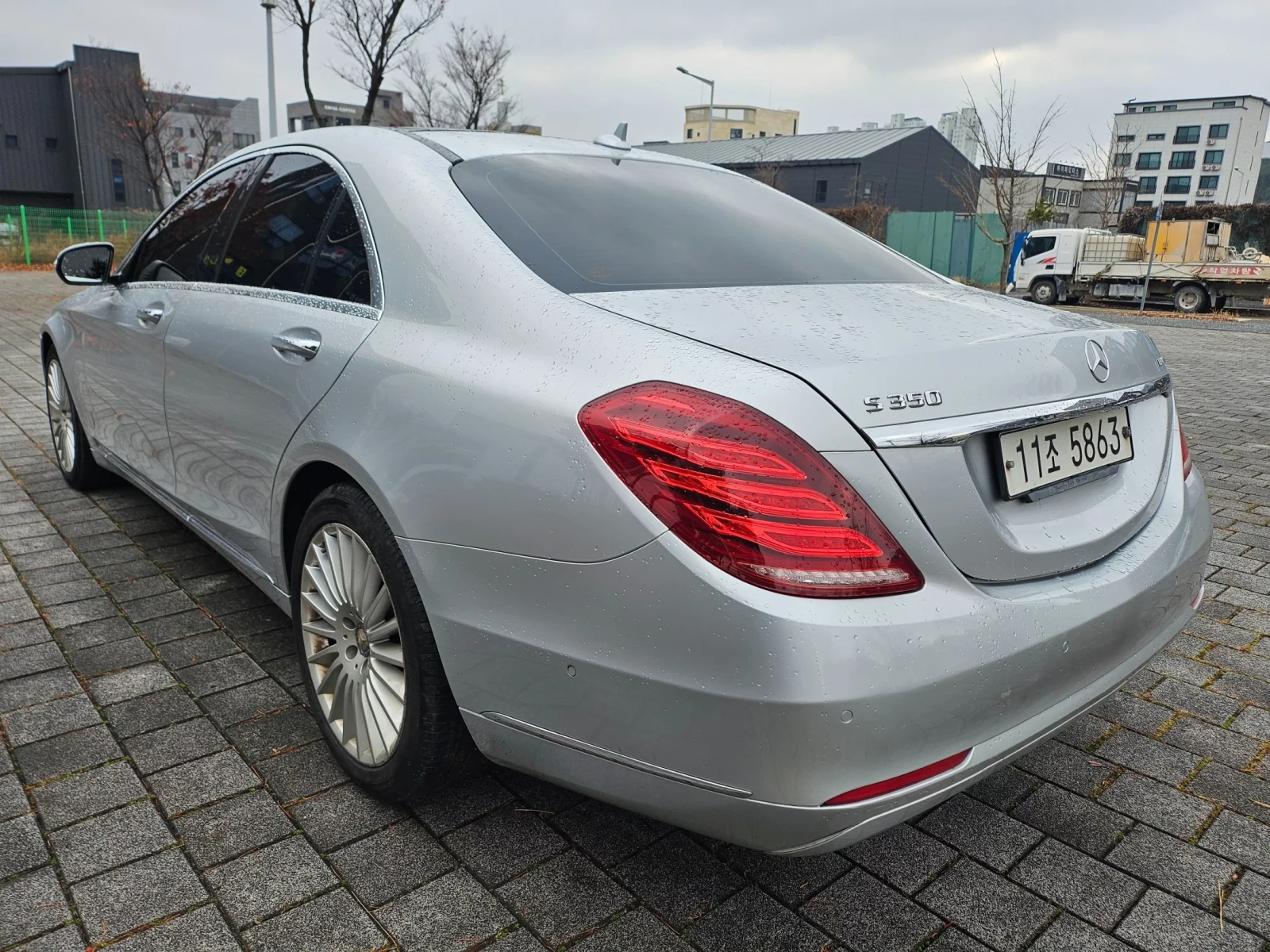 Mercedes-Benz S 350 BLUETEC / DISTRONIC / OLUFSEN / 360 / ОБДУХ /МАСАЖ, снимка 3 - Автомобили и джипове - 54009495