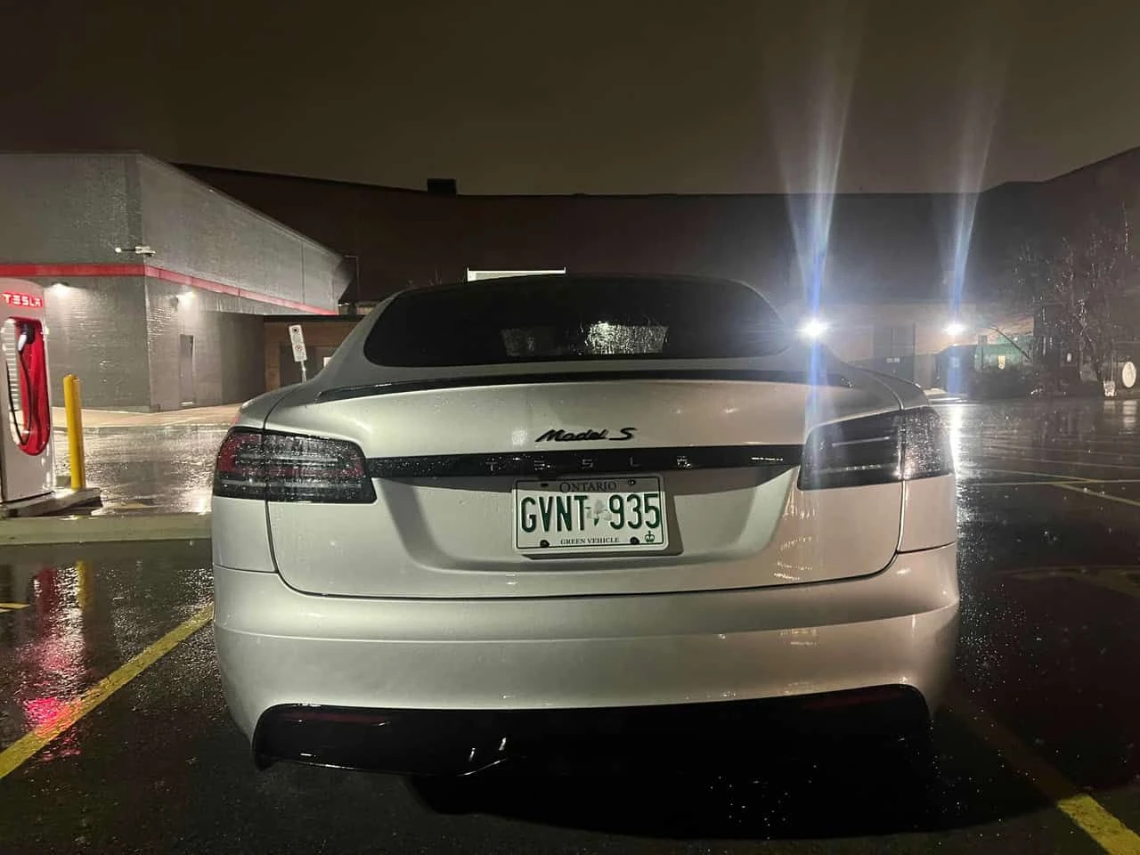 Tesla Model S * AWD * CARFAX * Стъклен таван * , снимка 4 - Автомобили и джипове - 54115875