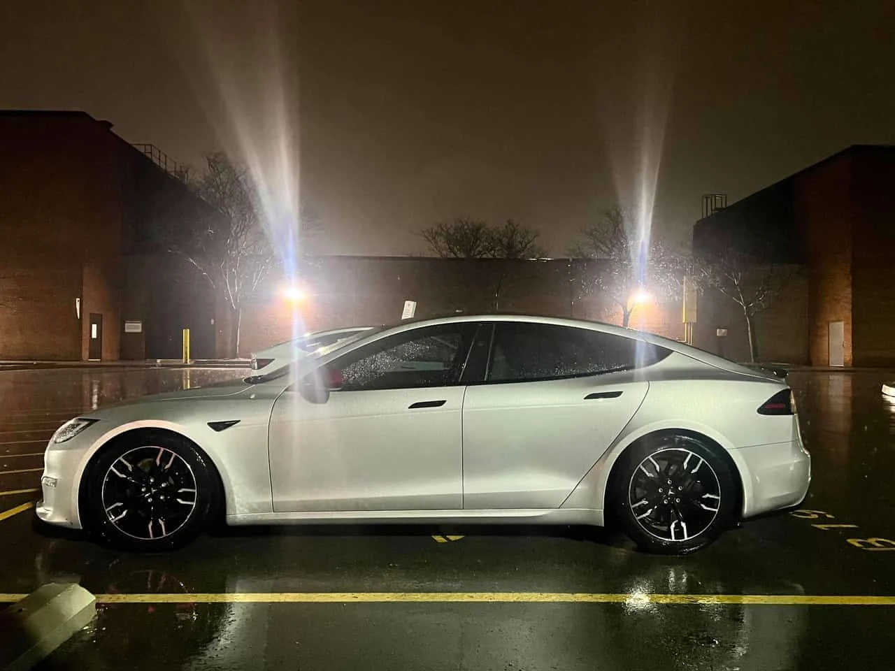 Tesla Model S * AWD * CARFAX * Стъклен таван * , снимка 2 - Автомобили и джипове - 54115875